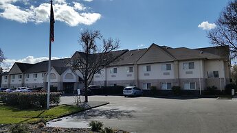 Days Inn & Suites by Wyndham Vancouver