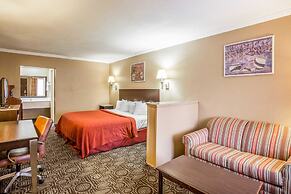 Quality Inn & Suites Ft. Jackson Maingate
