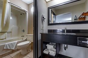 Quality Inn & Suites Ft. Jackson Maingate
