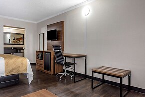 Quality Inn & Suites Ft. Jackson Maingate