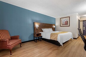 Quality Inn & Suites Ft. Jackson Maingate