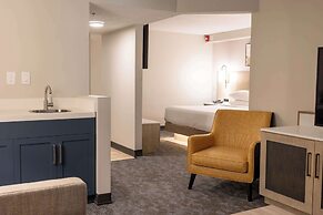 DoubleTree by Hilton Austin, MN