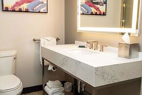 DoubleTree by Hilton Austin, MN