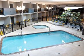 DoubleTree by Hilton Austin, MN