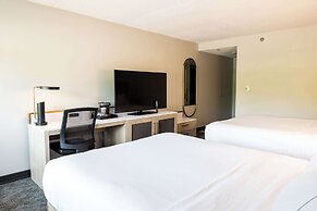 DoubleTree by Hilton Austin, MN