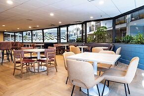 DoubleTree by Hilton Austin, MN