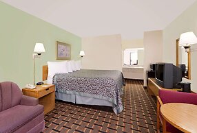 Days Inn by Wyndham Cleveland TN