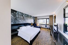 Cinnamon Lakeside Colombo