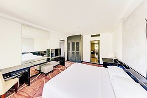 Cinnamon Lakeside Colombo