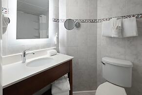 Howard Johnson Plaza Hotel by Wyndham Ocean City Oceanfront