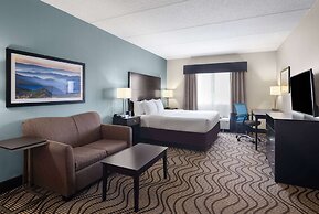 La Quinta Inn & Suites by Wyndham Knoxville Airport