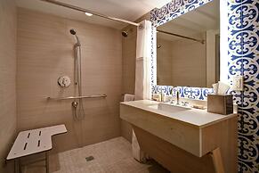 DoubleTree by Hilton Virginia Beach Oceanfront South