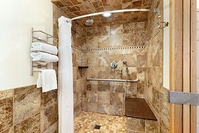 Best Western Plus Longbranch Hotel & Convention Center