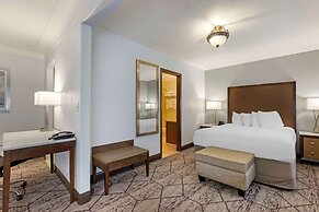 Best Western Plus Longbranch Hotel & Convention Center