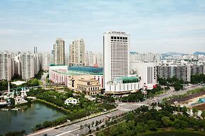 Lotte Hotel World