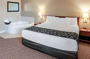 Econo Lodge on the Bay