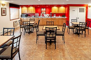 Econo Lodge on the Bay