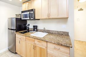 Castle at Waikīkī Grand