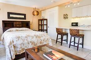 Castle at Waikīkī Grand