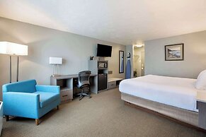 Days Inn & Suites by Wyndham Moncton