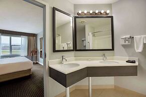 Days Inn & Suites by Wyndham Moncton