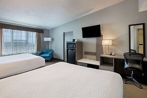 Days Inn & Suites by Wyndham Moncton