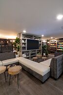 Oxford Suites Portland - Jantzen Beach