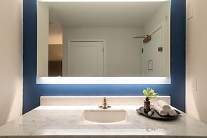 Oxford Suites Portland - Jantzen Beach