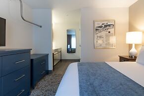 Oxford Suites Portland - Jantzen Beach