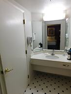 Days Inn & Suites by Wyndham Arlington Heights