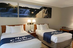 Days Inn & Suites by Wyndham Arlington Heights