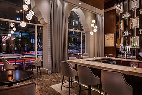 Hotel Adagio, Autograph Collection