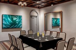 Hotel Adagio, Autograph Collection