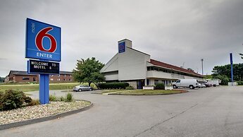 Motel 6 Cedar Rapids, IA