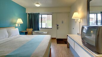 Motel 6 Cedar Rapids, IA