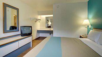 Motel 6 Cedar Rapids, IA