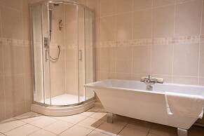 Waterton Park Hotel