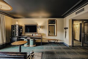 Hotel Jerome, Auberge Collection