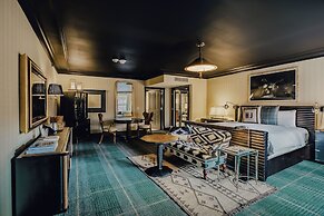 Hotel Jerome, Auberge Collection