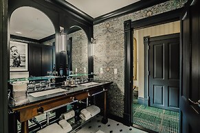Hotel Jerome, Auberge Collection