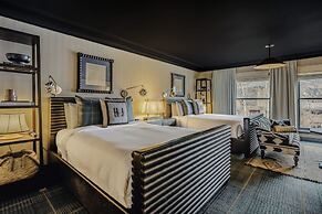 Hotel Jerome, Auberge Collection