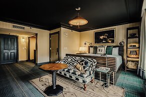 Hotel Jerome, Auberge Collection