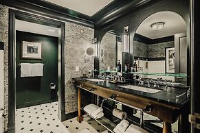 Hotel Jerome, Auberge Collection