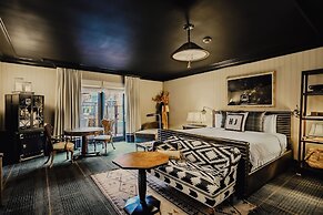 Hotel Jerome, Auberge Collection