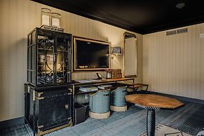 Hotel Jerome, Auberge Collection