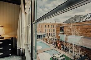 Hotel Jerome, Auberge Collection