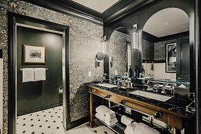 Hotel Jerome, Auberge Collection