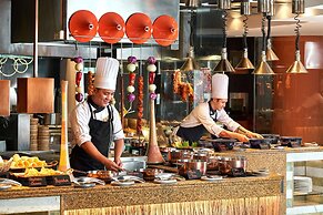 Makati Shangri-La, Manila