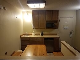 Rock Island Inn & Suites Marshalltown