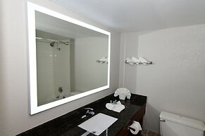 Rock Island Inn & Suites Marshalltown